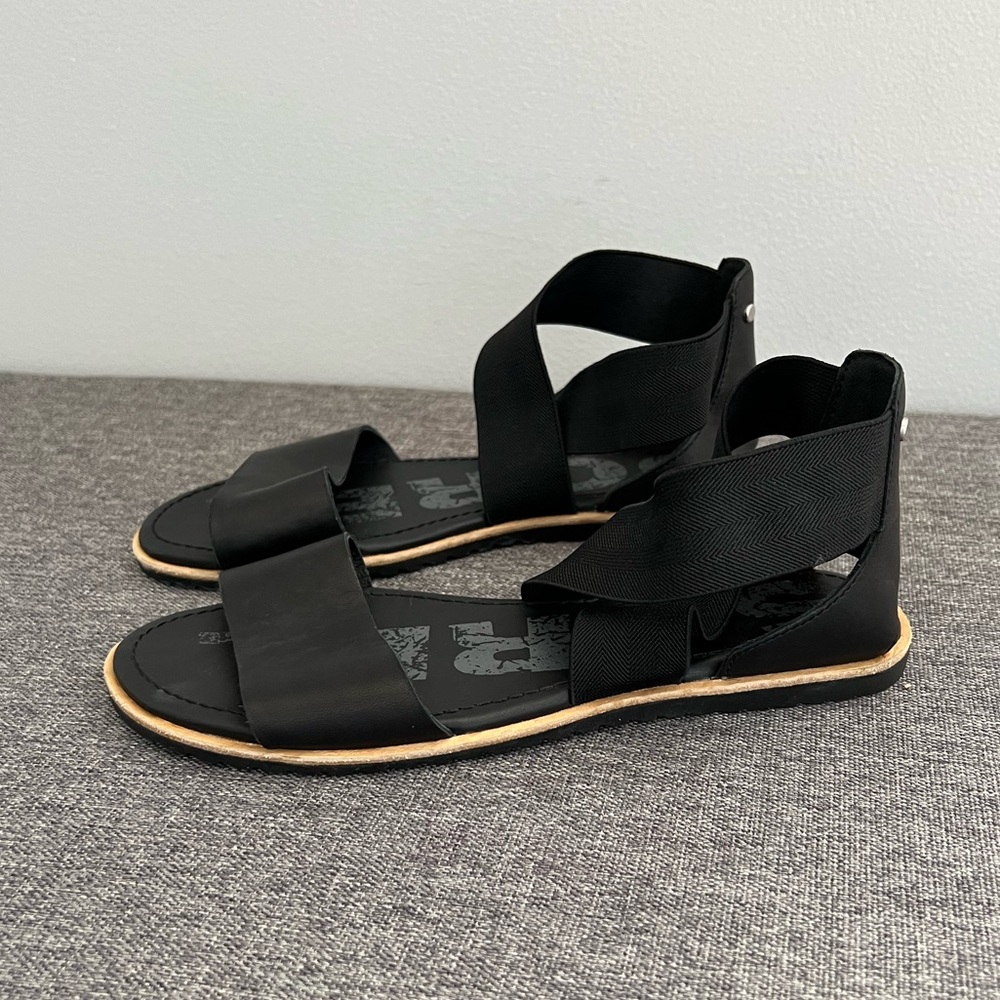 Sorel Black Leather Ella Flat Sandals 7.5 Elastic Ankle Straps Open Toe Studded